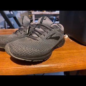 Brooks sneakers grey/black